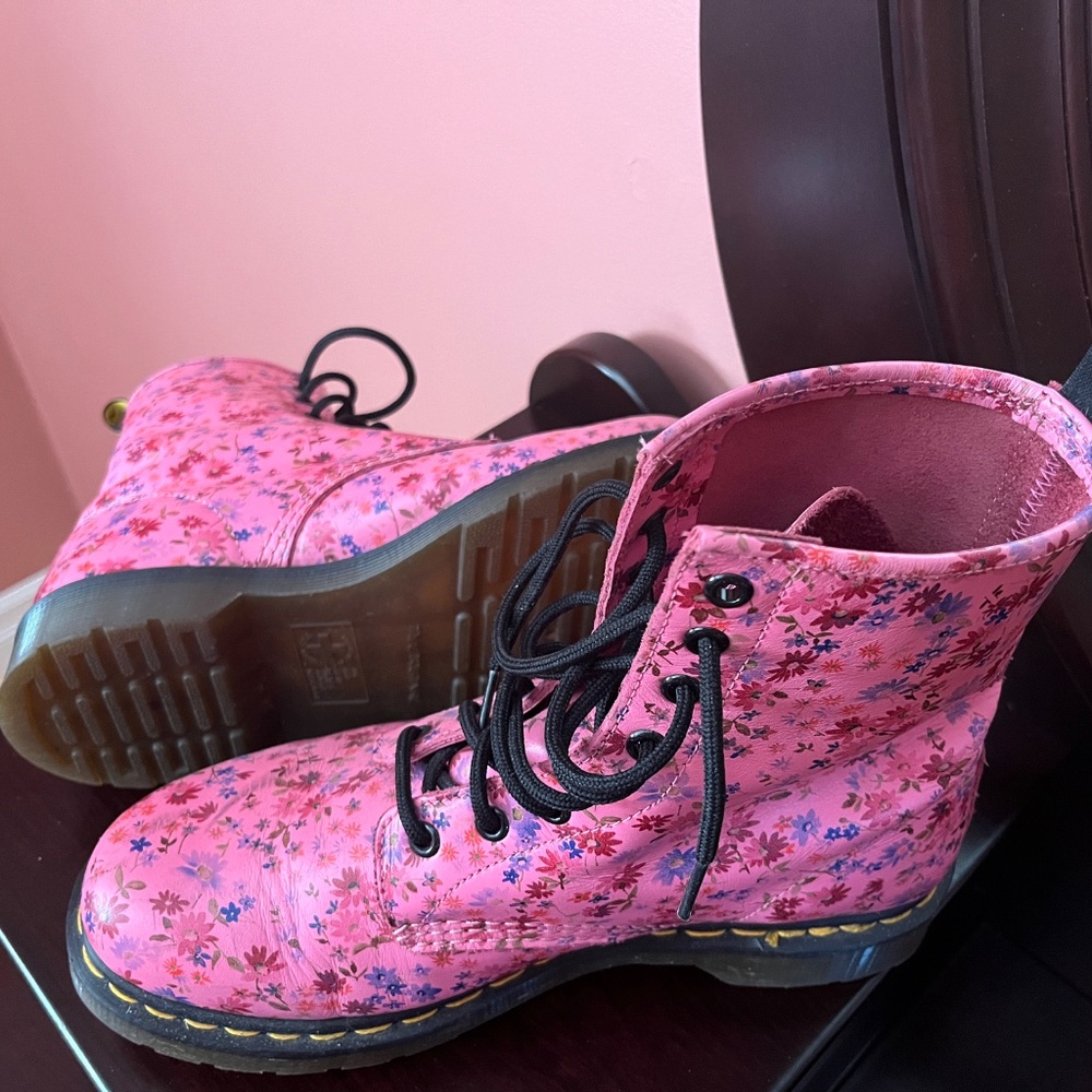 Doc Martens Combat Boots - Picture 2 of 2